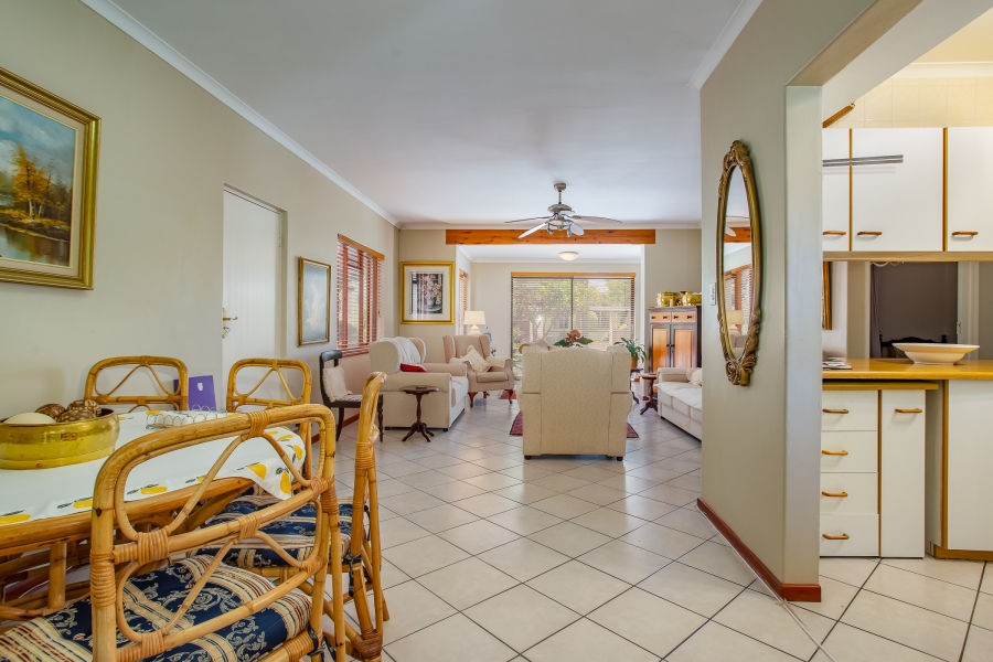 2 Bedroom Property for Sale in De Oude Renbaan Western Cape